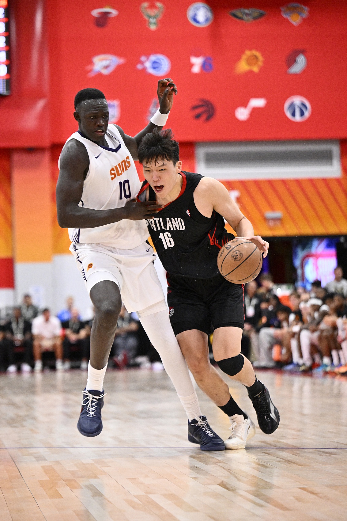 杨瀚森夏联首秀12+9+4 管维佳直言机会靠抢 杨瀚森夏联首秀12+9+4 管维佳直言机会靠抢