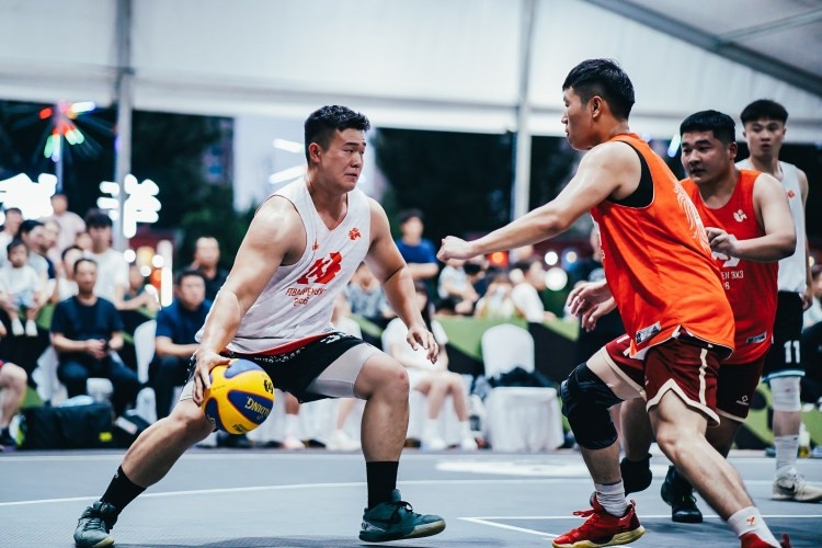 CBA扣篮王杨浩空降利辛 国资委21:13夺FIBA Open 3x3安徽首站冠军 CBA扣篮王杨浩空降利辛 国资委21:13夺FIBA Open 3x3安徽首站冠军