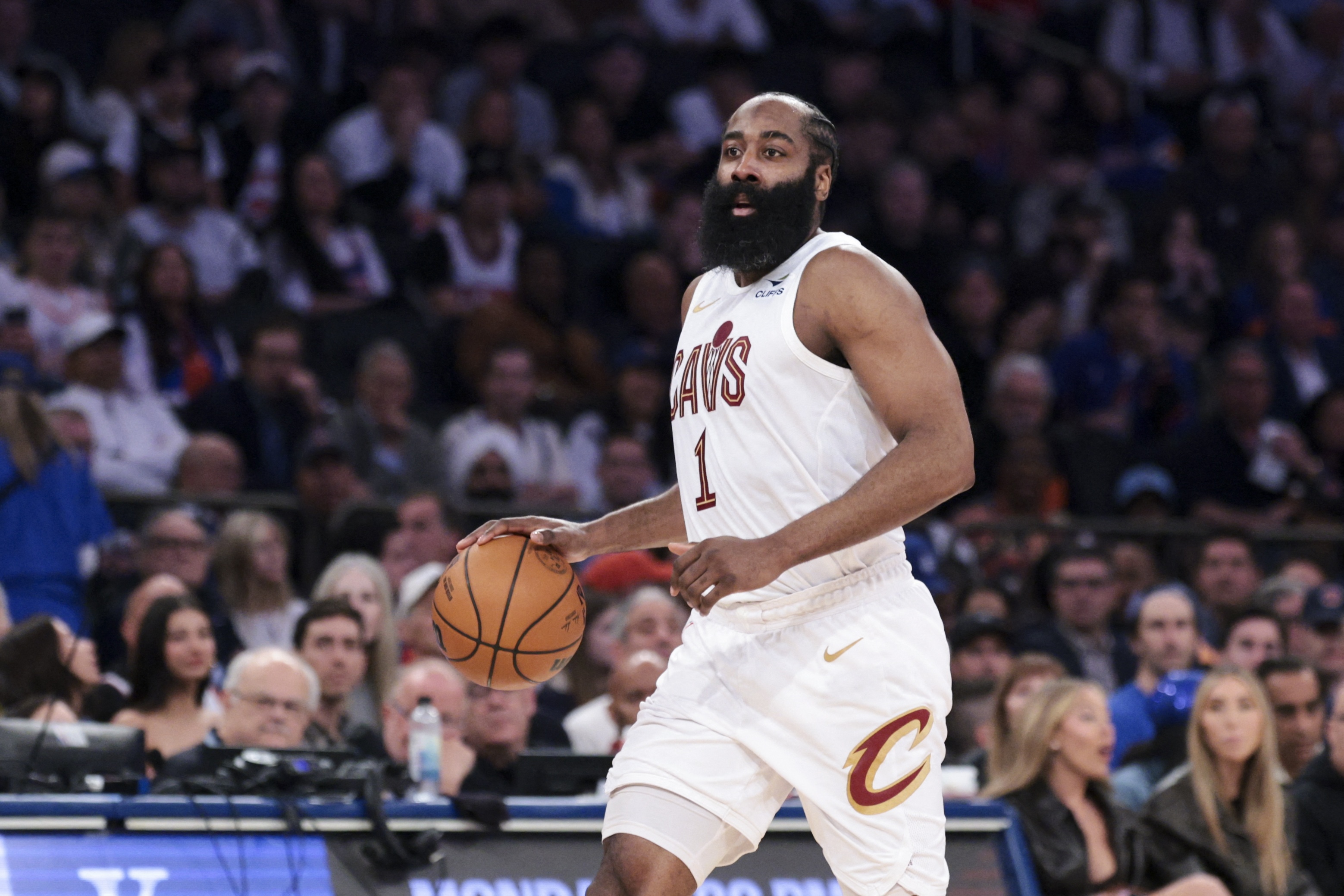 詹姆斯去哪儿与伦纳德交易冻结 NBA多队陷入连锁停滞 詹姆斯去哪儿与伦纳德交易冻结 NBA多队陷入连锁停滞