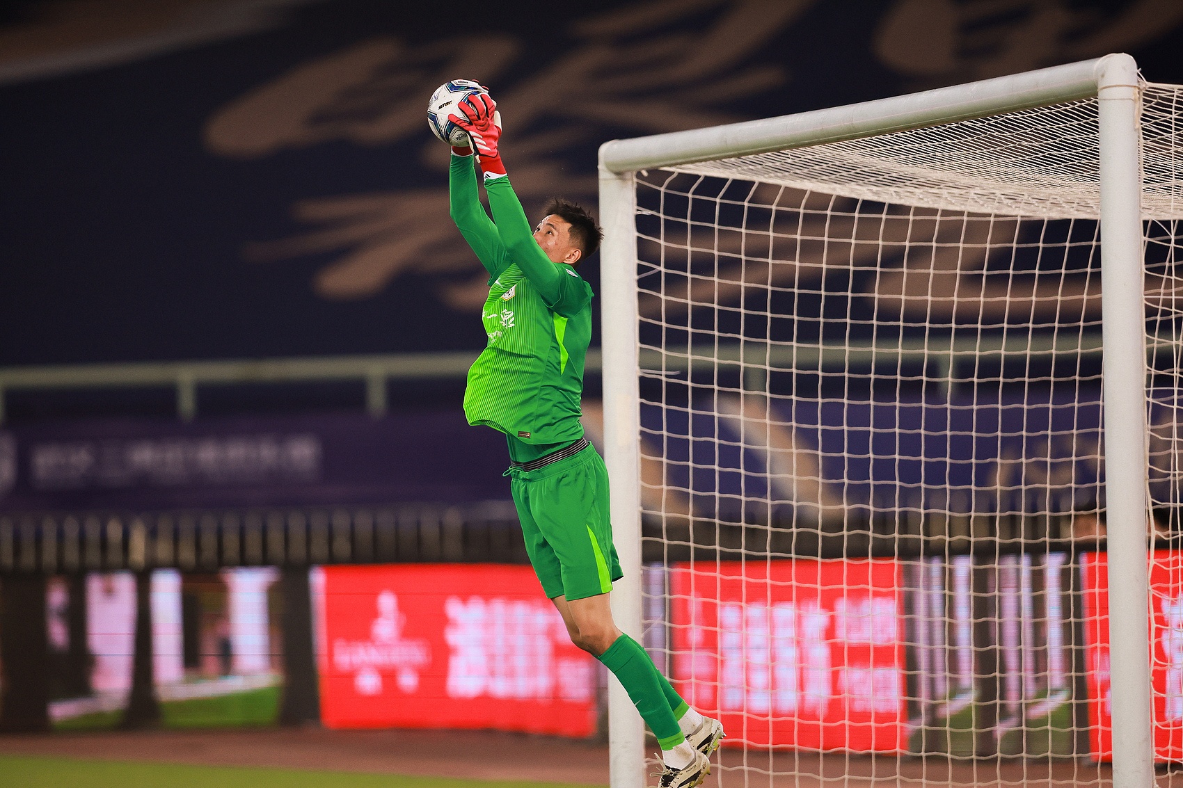 于金永8扑救创个人中超纪录 塞尔吉尼奥连续7场参与进球