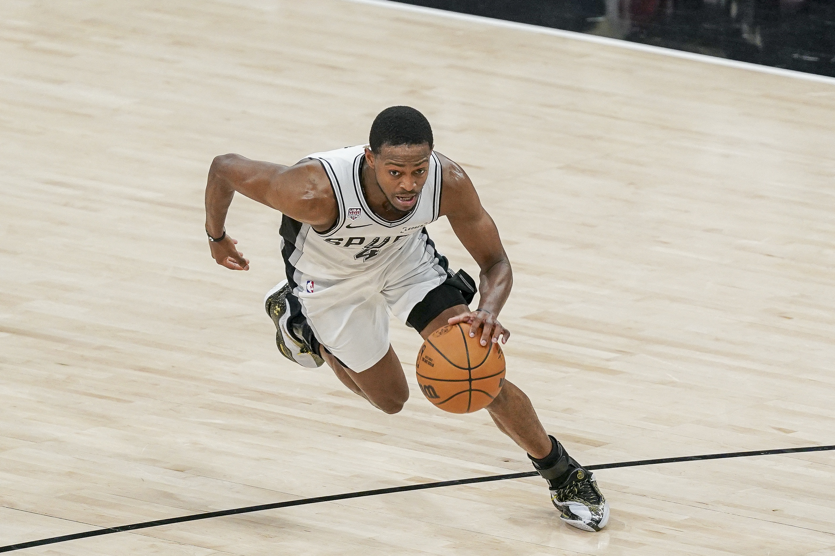 NBA15大垃圾合同:恩比德居首 特雷·杨第二 NBA15大垃圾合同:恩比德居首 特雷·杨第二