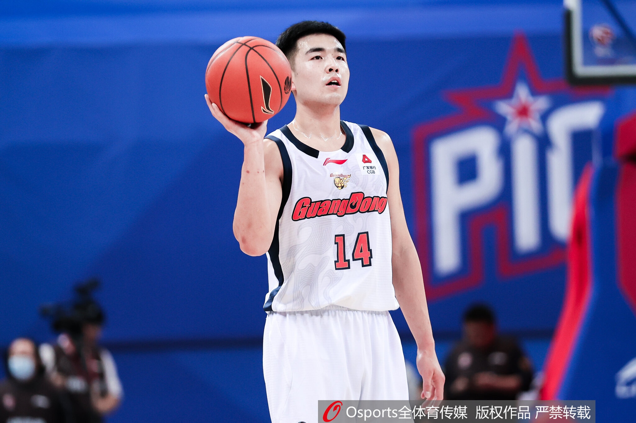 广东预计一年C类合同续约张文逸