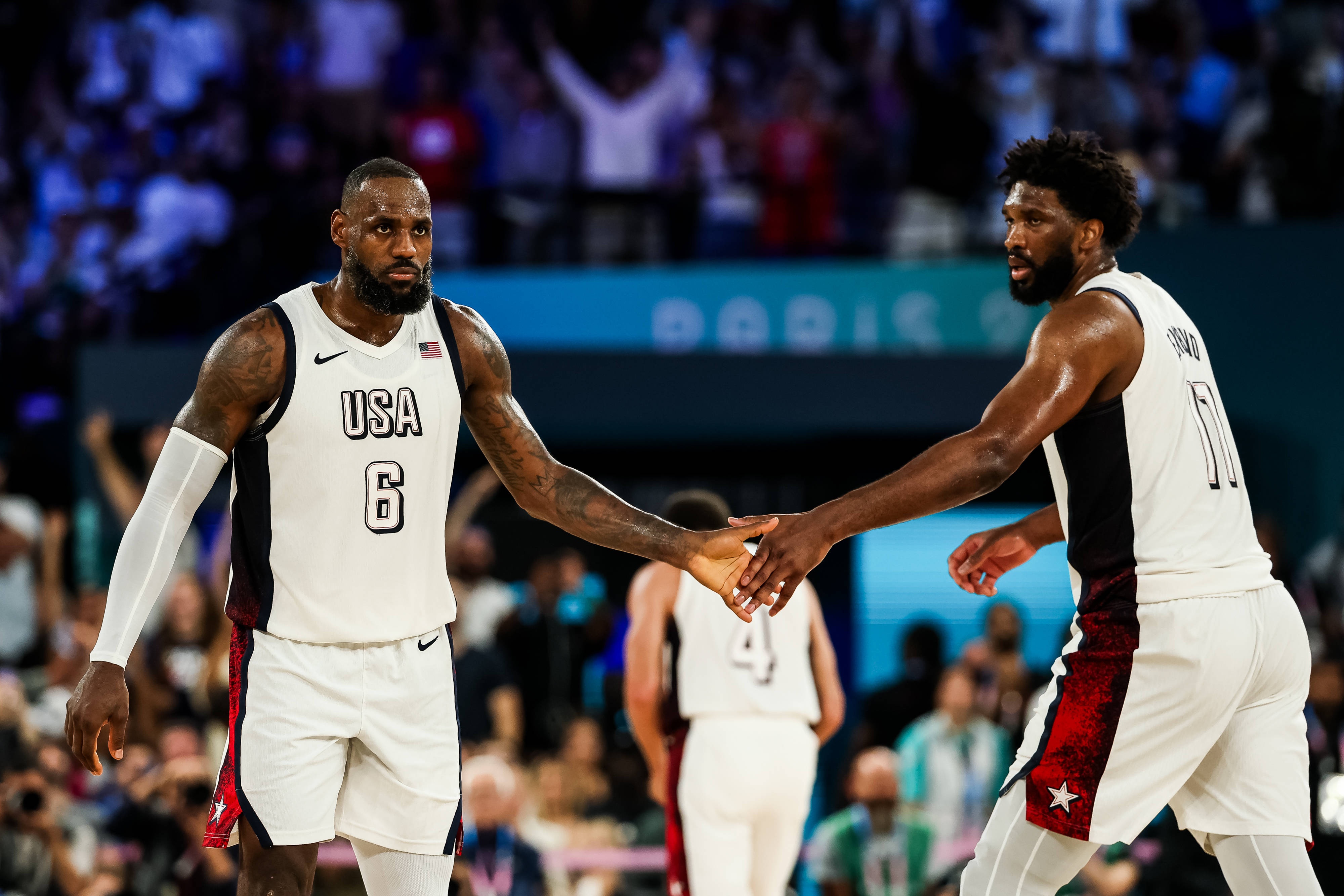 詹姆斯老迈&恩比德太脆!强悍的替补阵容将决定76人的上限 詹姆斯老迈&恩比德太脆!强悍的替补阵容将决定76人的上限