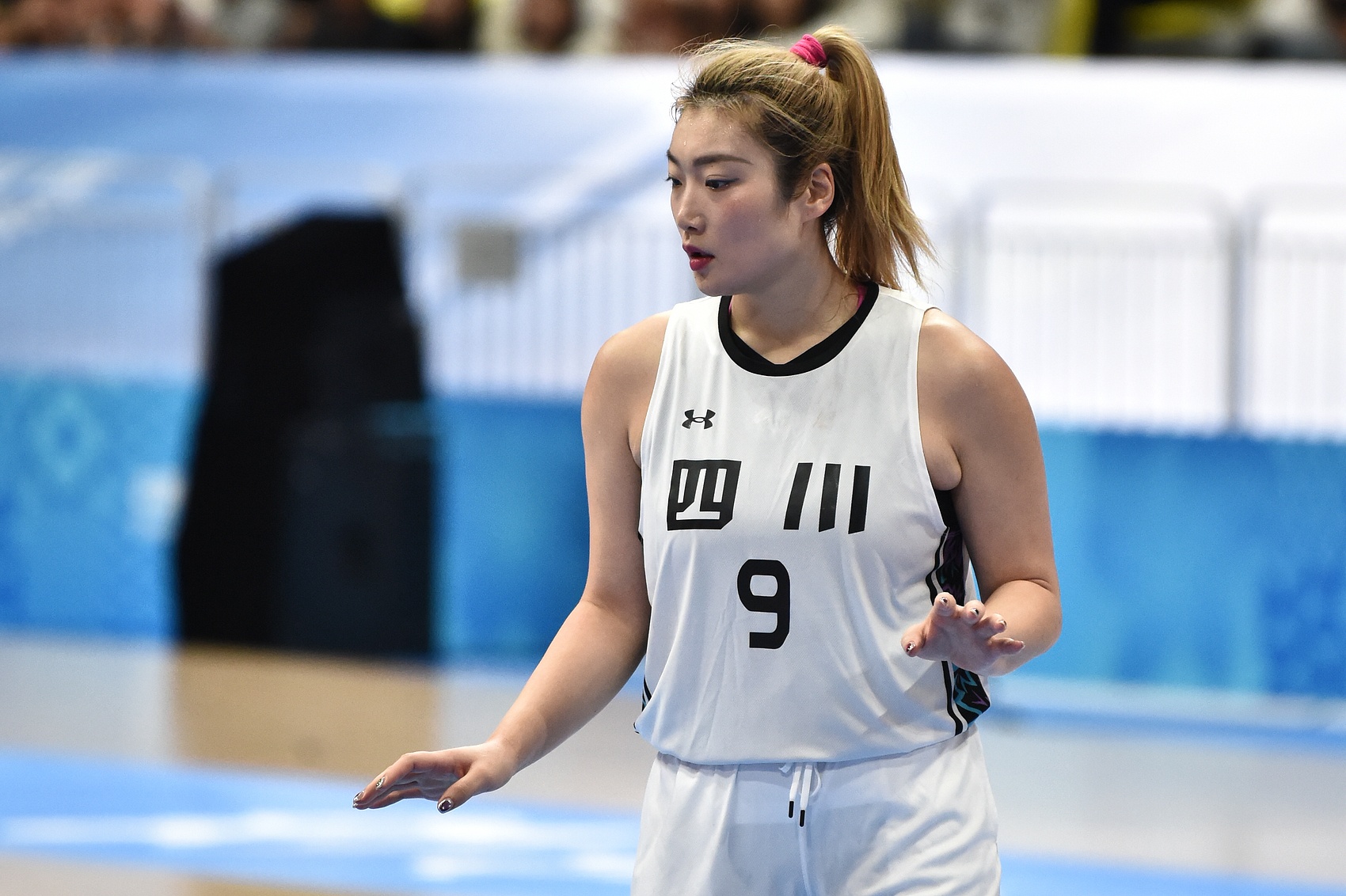 杨毅回应多年前夸李梦：那是当年的事了 现在还再吹就别带上我了